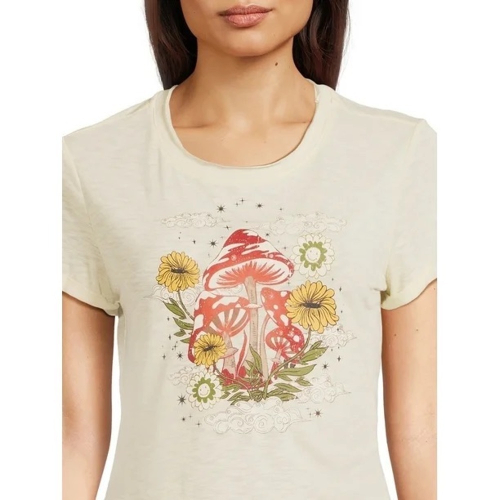 No Boundaries Mushroom Flower Whimsical Graphic T Shirt XS